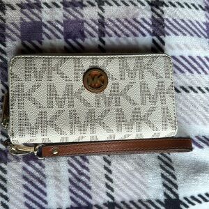 COPY - Michael Kors wallet
